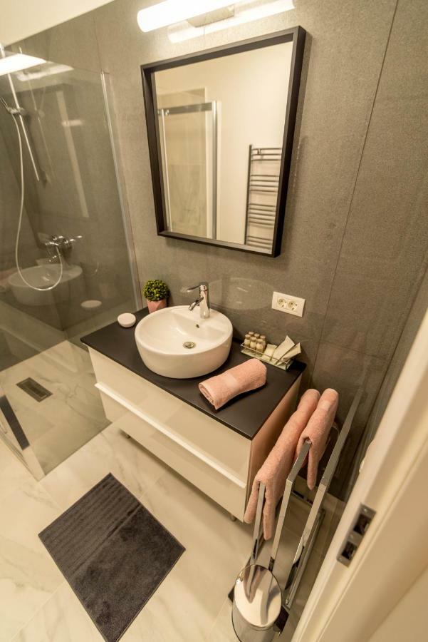 Central Premium Suites Timisoara Esterno foto